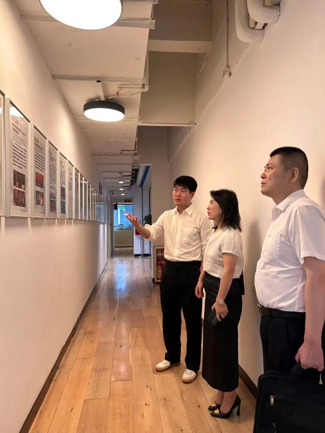 1762136036703159.jpg 2.jpg